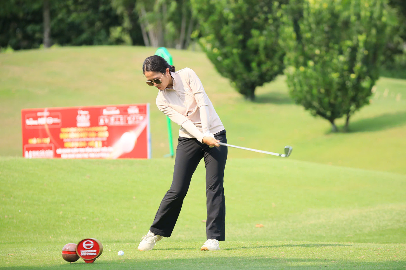 Một ngày giàu cảm xúc của 234 golfer trên sân golf Tân Sơn Nhất ảnh 49 Một ngày giàu cảm xúc của 234 golfer trên sân golf Tân Sơn Nhất ảnh 49