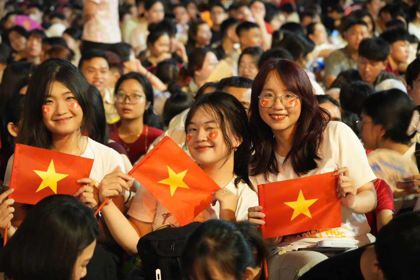 Đại lễ 30/4: Tự hào hai tiếng Việt Nam ảnh 5 Đại lễ 30/4: Tự hào hai tiếng Việt Nam ảnh 5