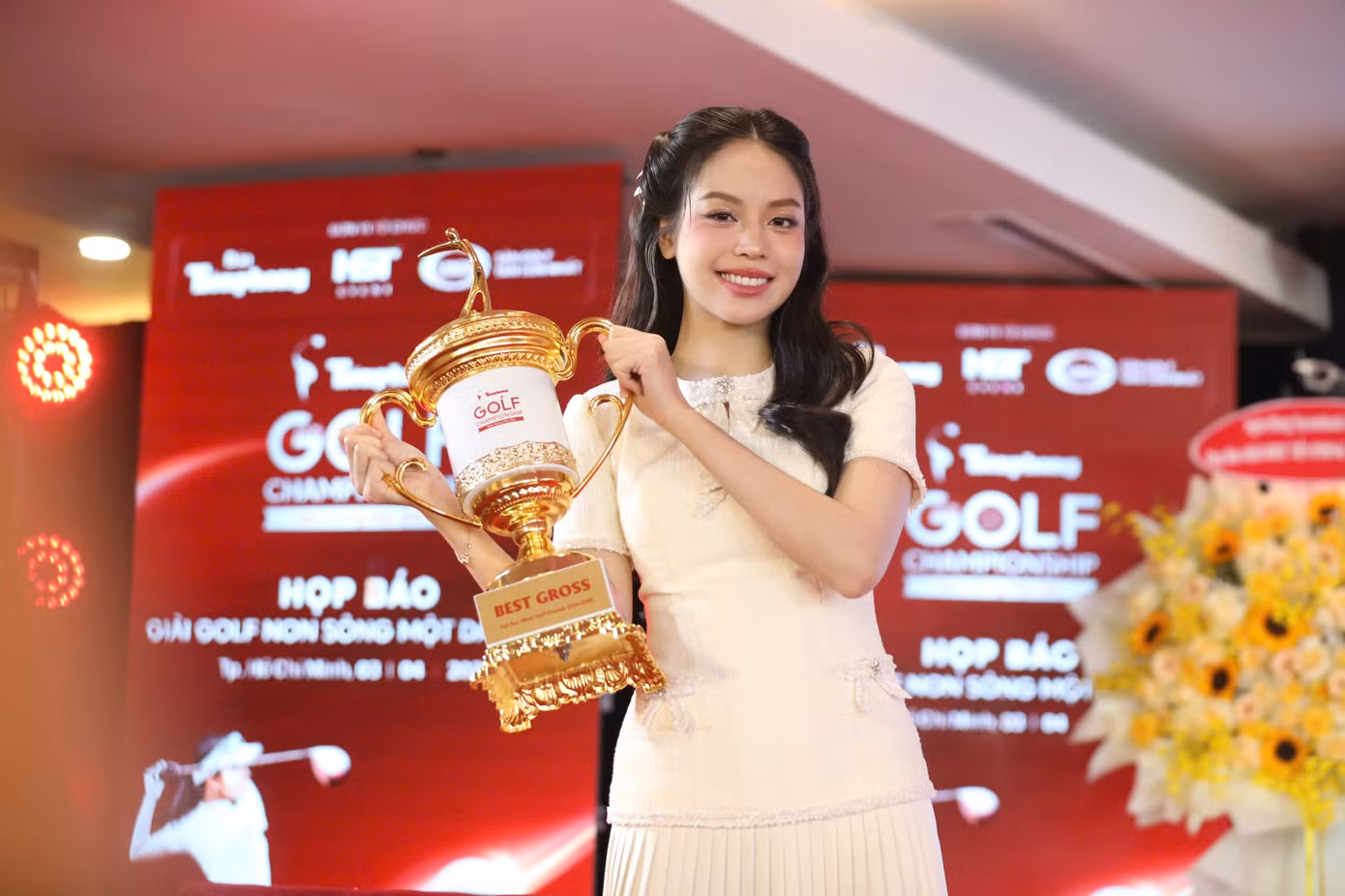 Hoa hậu Việt Nam năm 2022, Hoa hậu quốc tế năm 2024 Huỳnh Thị Thanh Thủy - Đại sứ Giải Tiền Phong Golf Championship - Non sông một dải.