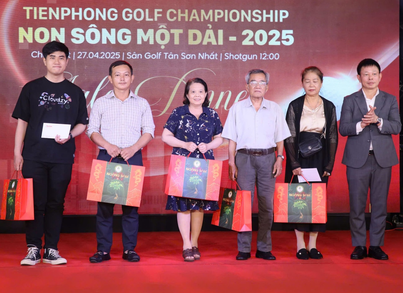 Golfer Tăng Thành Trung vô địch Tiền Phong Golf Championship - Non sông một dải ảnh 16