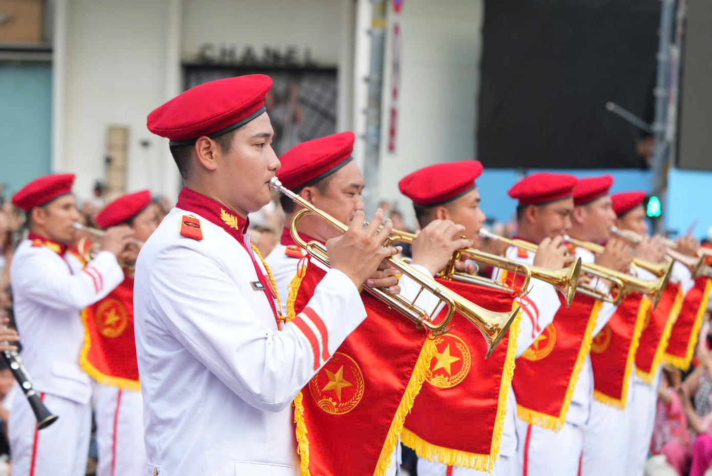 Đại lễ 30/4: Tự hào hai tiếng Việt Nam ảnh 52 Đại lễ 30/4: Tự hào hai tiếng Việt Nam ảnh 52