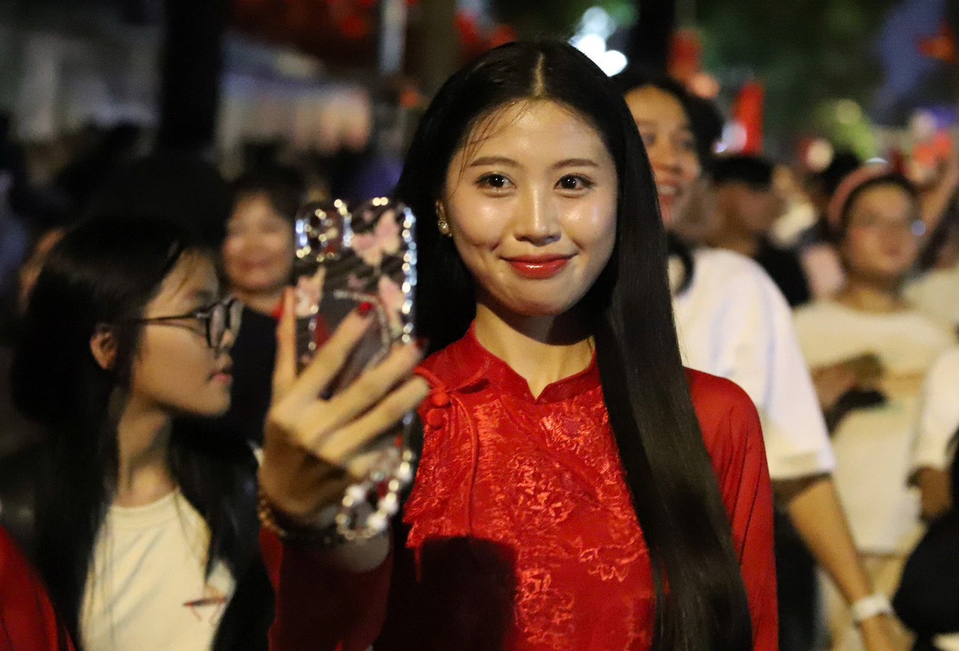 Với nhiều người dân TPHCM, lễ kỷ niệm 50 năm Ngày Giải phóng miền Nam, thống nhất đất nước là sự kiện trọng đại trong đời. Với nhiều người dân TPHCM, lễ kỷ niệm 50 năm Ngày Giải phóng miền Nam, thống nhất đất nước là sự kiện trọng đại trong đời.