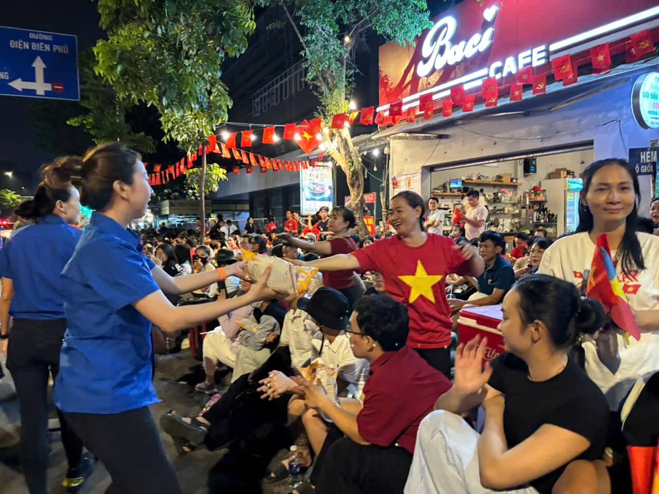 Đại lễ 30/4: Tự hào hai tiếng Việt Nam ảnh 16 Đại lễ 30/4: Tự hào hai tiếng Việt Nam ảnh 16