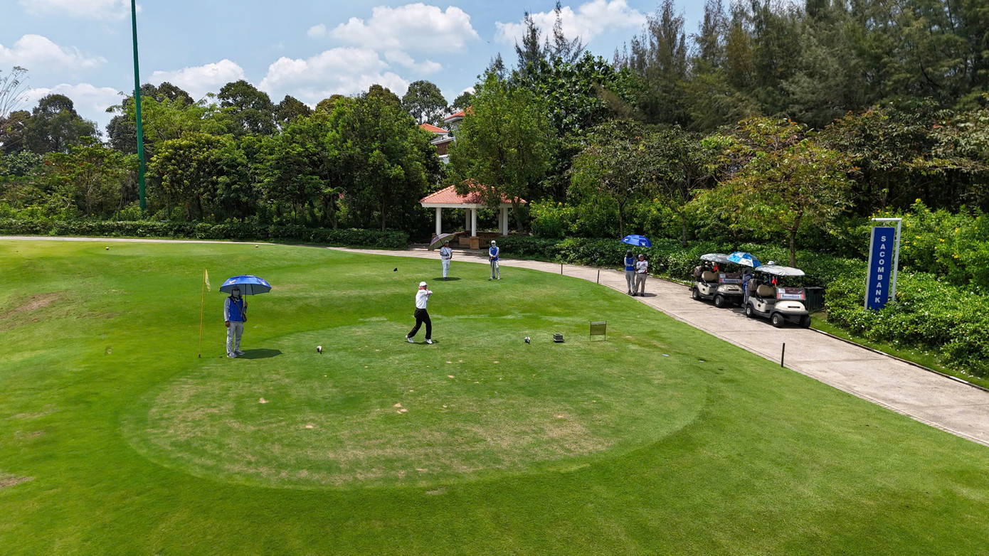 Để đáp ứng số lượng golfer gia tăng, sân golf Tân Sơn Nhất sẽ sử dụng cả 4 sân A-B-C-D trong ngày thi đấu. Để đáp ứng số lượng golfer gia tăng, sân golf Tân Sơn Nhất sẽ sử dụng cả 4 sân A-B-C-D trong ngày thi đấu.