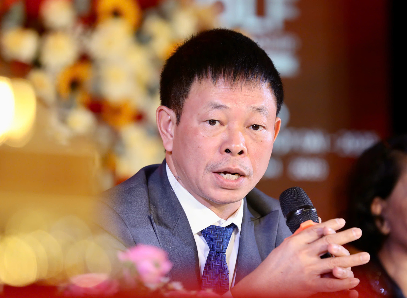 Nhà báo Phùng Công Sưởng.