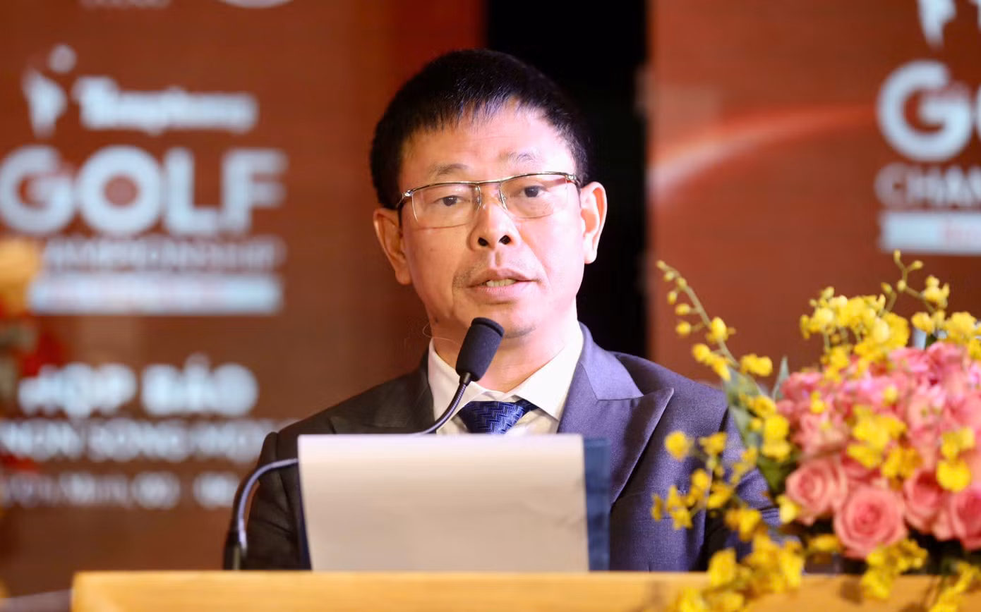 Nhà báo Phùng Công Sưởng - Tổng biên tập báo Tiền Phong, Trưởng Ban tổ chức Giải Tiền Phong Golf Championship - Non sông một dải.