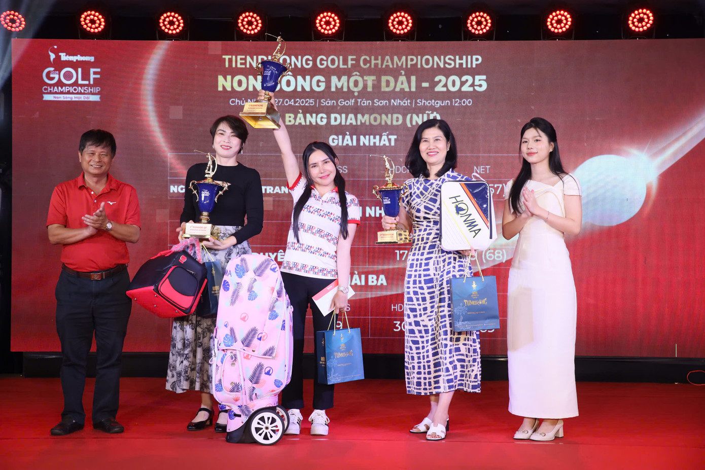 Golfer Tăng Thành Trung vô địch Tiền Phong Golf Championship - Non sông một dải ảnh 37