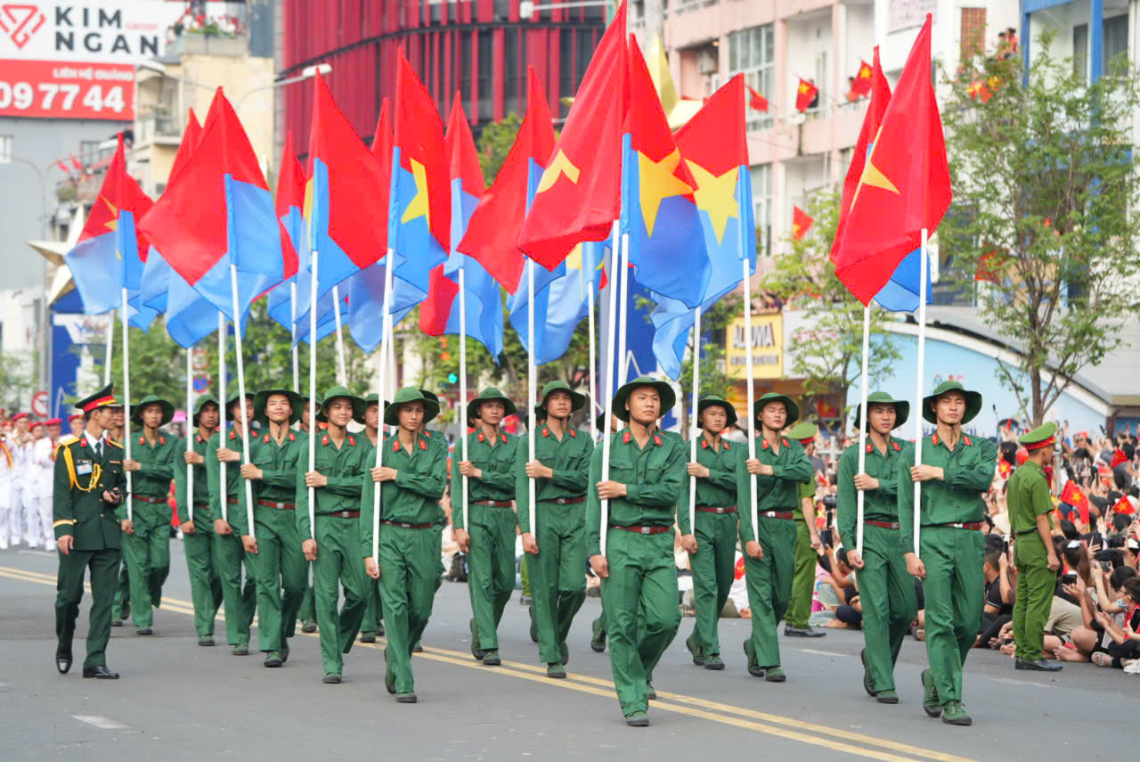 Đại lễ 30/4: Tự hào hai tiếng Việt Nam ảnh 54 Đại lễ 30/4: Tự hào hai tiếng Việt Nam ảnh 54