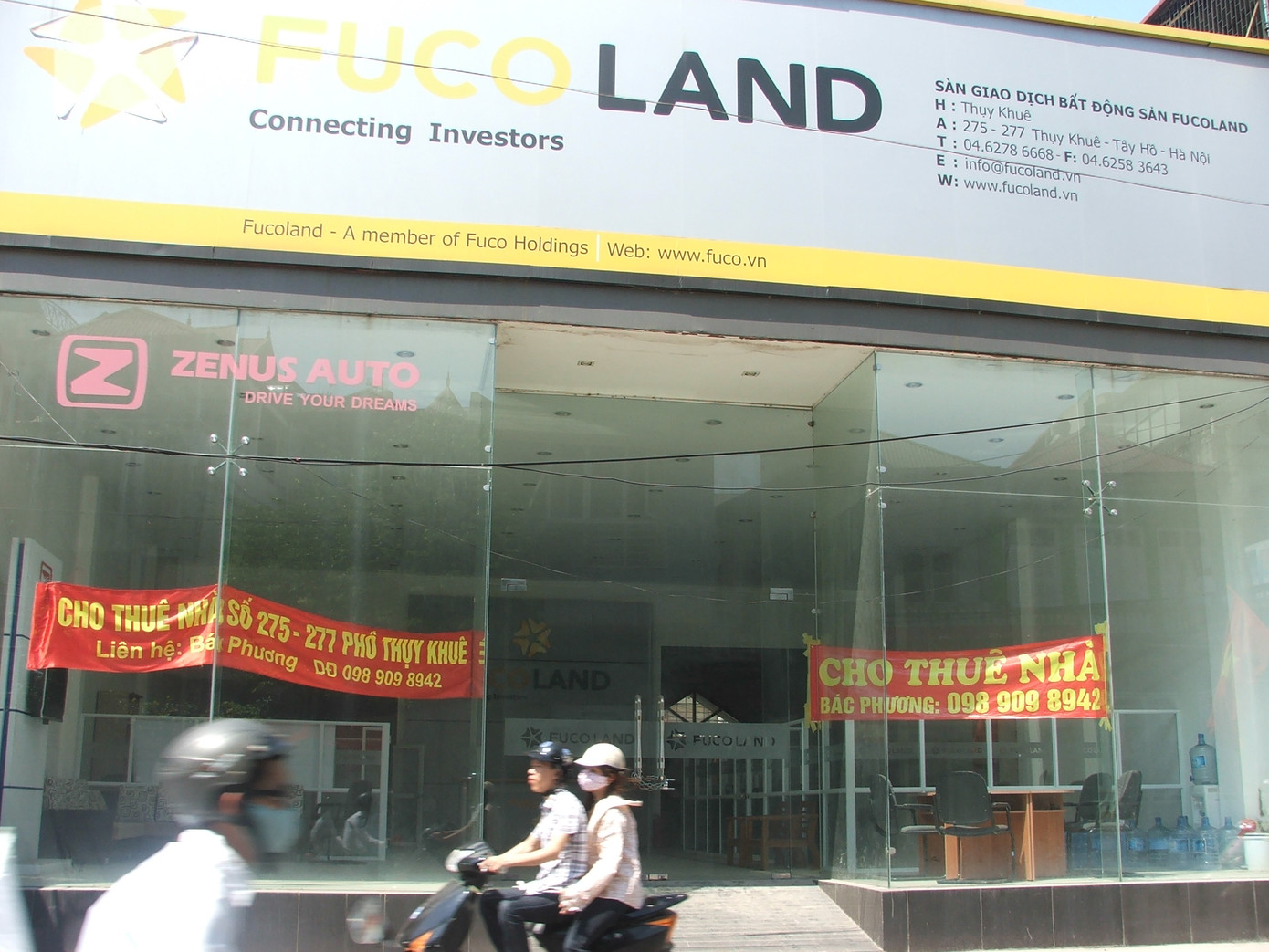 Nhiều văn phòng môi giới dọc đường Lê Văn Lương kéo dài vắng khách