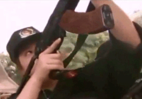 Rèn luyện kỹ năng với súng . Rèn luyện kỹ năng với súng