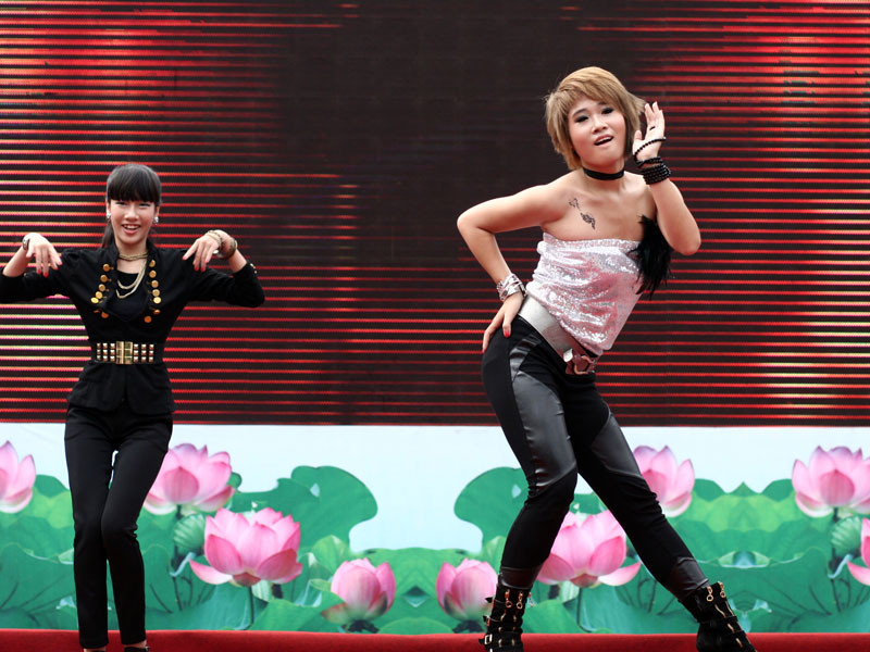 Mang nhiều vũ điệu sôi động và gợi cảm