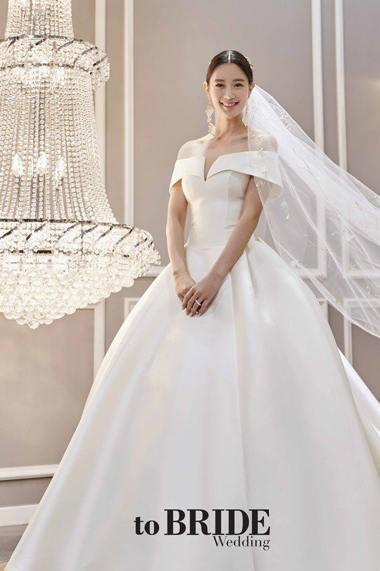 ‘Búp bê gợi cảm’ xứ Hàn Clara tung ảnh cưới sau bê bối tình dục ảnh 4