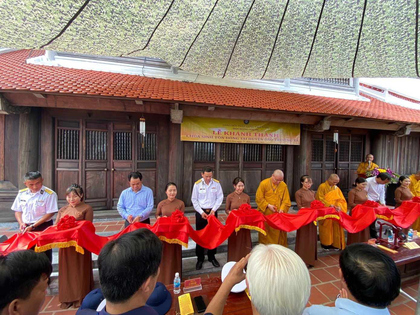 Cắt băng Khánh thành chùa Sinh Tồn Đông Cắt băng Khánh thành chùa Sinh Tồn Đông