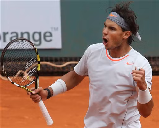 Nadal ăn mừng chiến thắng khó nhọc trước Daniel Brands ở vòng một Roland Garros. Nadal ăn mừng chiến thắng khó nhọc trước Daniel Brands ở vòng một Roland Garros
