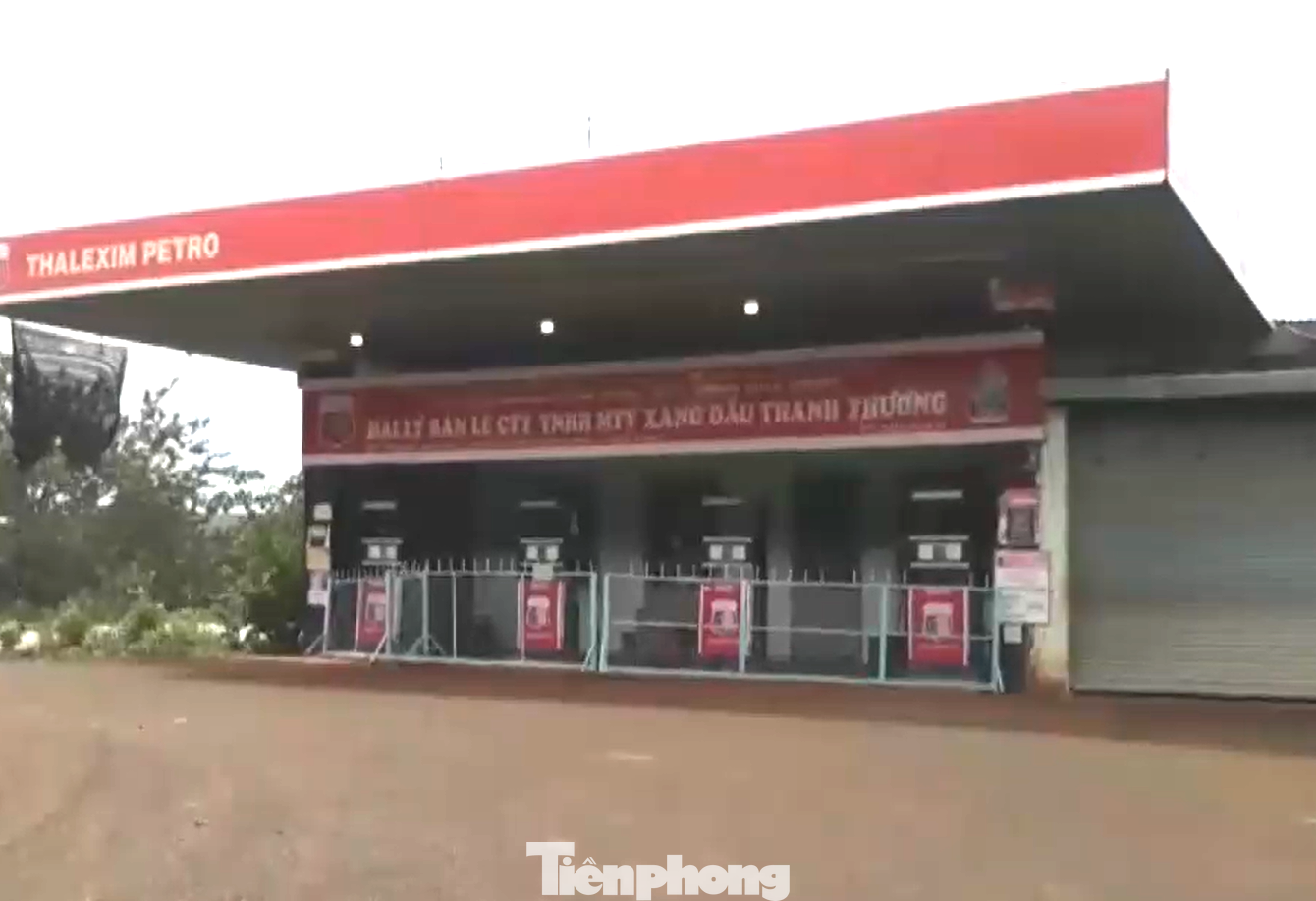 Cửa hàng xăng dầu Thanh Thương ở huyện Bù Gia Mập đóng cửa.