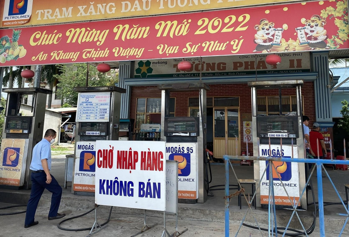 Lực lượng chức năng Bình Dương sẽ kiểm tra hằng ngày hoạt động kinh doanh tại các cơ sở. Lực lượng chức năng Bình Dương sẽ kiểm tra hằng ngày hoạt động kinh doanh tại các cơ sở.