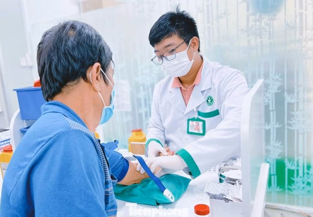 Y, bác sĩ chịu áp lực công việc rất lớn