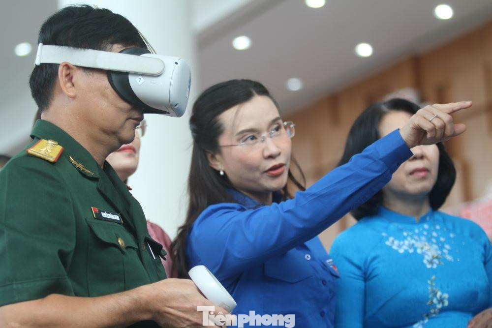 Ban tổ chức triển khai gian hàng triển lãm trên nền tảng không gian thực tế ảo 3D. Các huyện, thị, thành Đoàn và Đoàn trực thuộc, các đơn vị sự nghiệp trực thuộc tiến hành tổng hợp mỗi đơn vị 10 hình ảnh tuyên truyền về các hoạt động tiêu biểu, nổi bật.