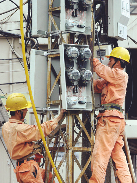 Giá điện luôn là mối bận tâm của người tiêu dùng Ảnh: Phạm Yên. Giá điện luôn là mối bận tâm của người tiêu dùng Ảnh: Phạm Yên