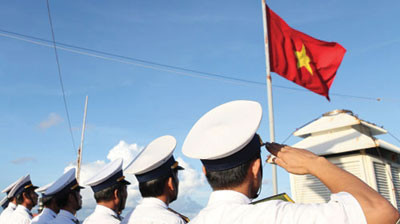 Chào cờ ở Trường Sa. Chào cờ ở Trường Sa