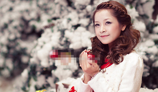 Hiền Thục Hoa hậu Ngọc Hân. "Nữ hoàng nội y" Ngọc Trinh Ca sĩ Phương Linh Hot girl Chi Pu Trúc Diễm Yến Trang Hot girl Kelly "Công chúa bong bóng" Bảo Thy Elly Trần Kim Hiền Trương Ngọc Ánh Hot girl Midu Dương Yến Ngọc Hồ Ngọc Hà Siêu mẫu Trang Trần Hot girl Huyền Lizze Jenifer Phạm "Bà mẹ nhí" Phương Trinh. Bảo Trân