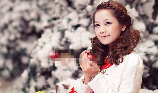 Hiền Thục Hoa hậu Ngọc Hân. "Nữ hoàng nội y" Ngọc Trinh Ca sĩ Phương Linh Hot girl Chi Pu Trúc Diễm Yến Trang Hot girl Kelly "Công chúa bong bóng" Bảo Thy Elly Trần Kim Hiền Trương Ngọc Ánh Hot girl Midu Dương Yến Ngọc Hồ Ngọc Hà Siêu mẫu Trang Trần Hot girl Huyền Lizze Jenifer Phạm "Bà mẹ nhí" Phương Trinh. Bảo Trân