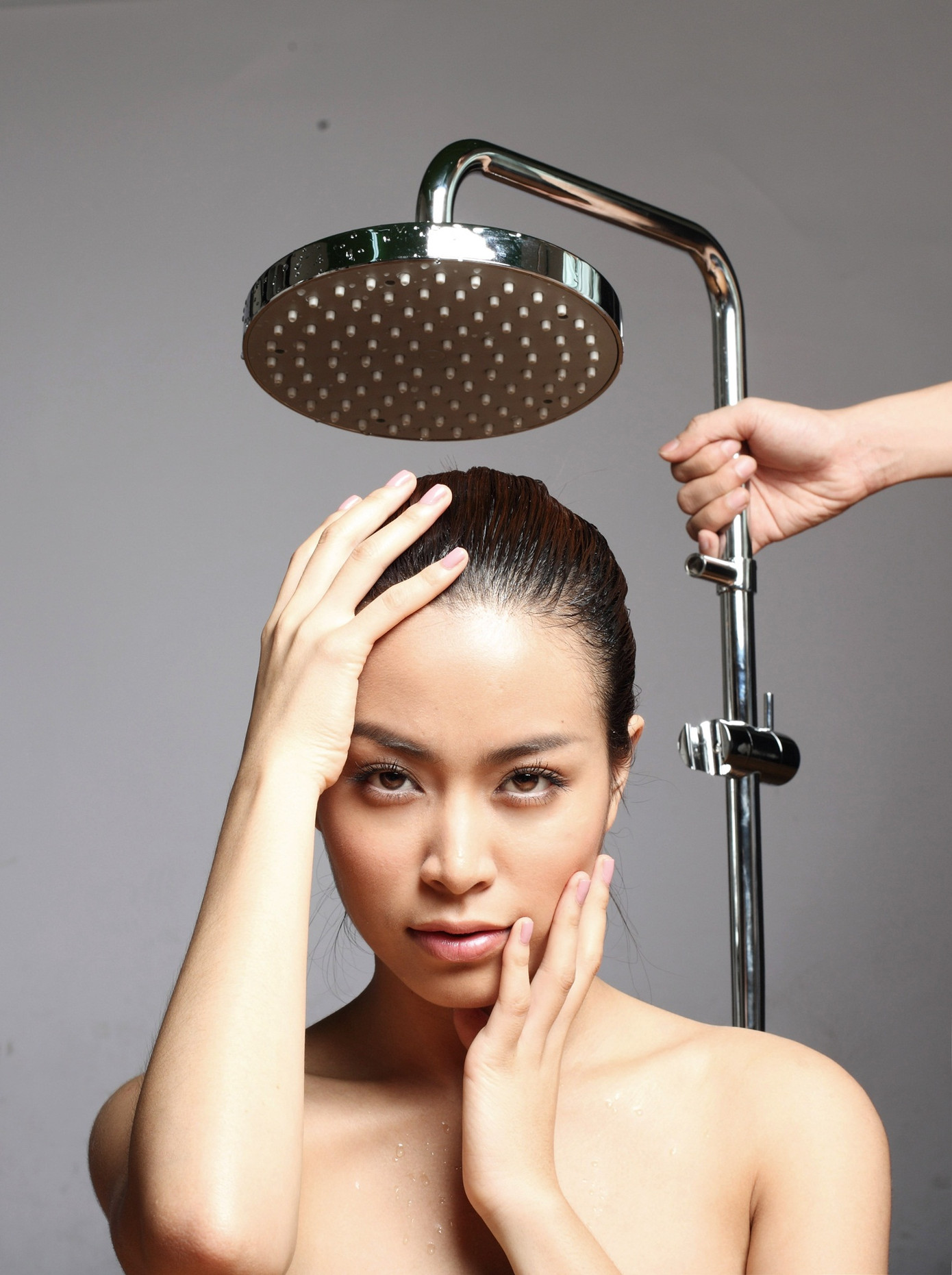 Hoàng Thùy Linh: Gợi cảm từng khoảnh khắc ảnh 5