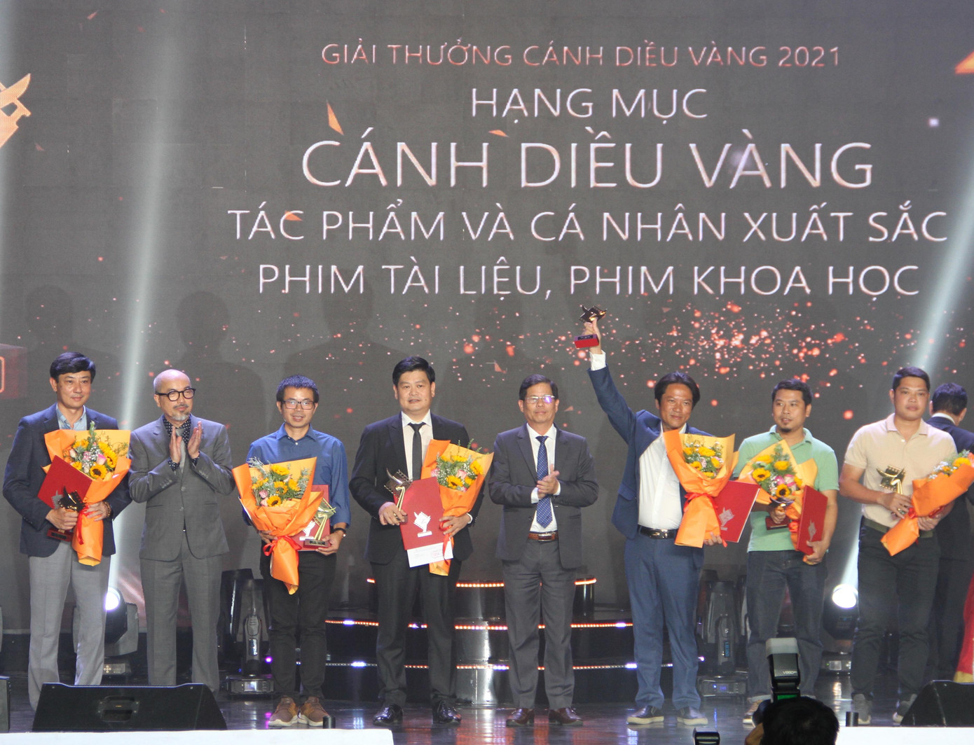 Trao giải Cánh diều vàng cho phim tài liệu và phim khoa học. Ảnh C.H