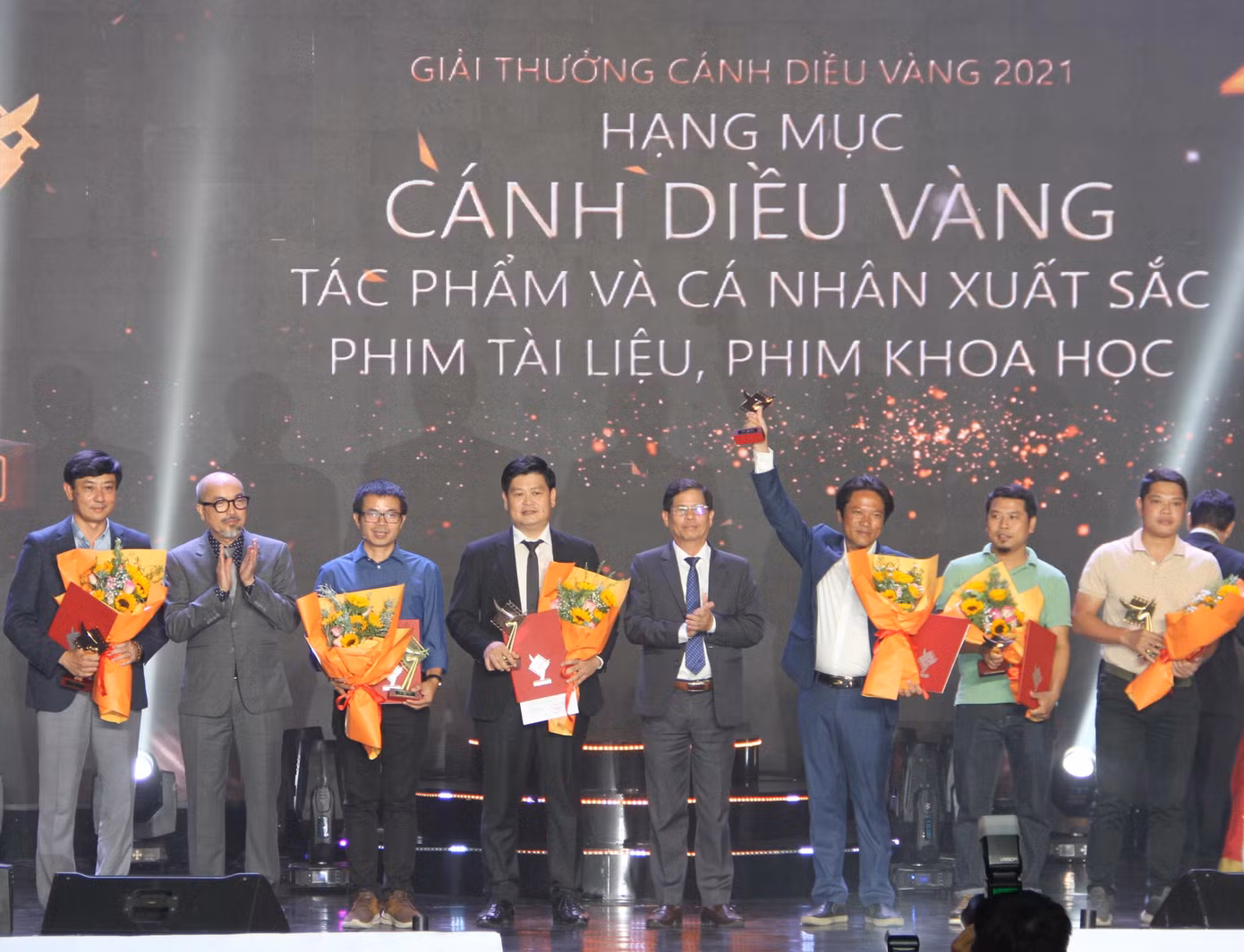 Trao giải Cánh diều vàng cho phim tài liệu và phim khoa học. Ảnh C.H