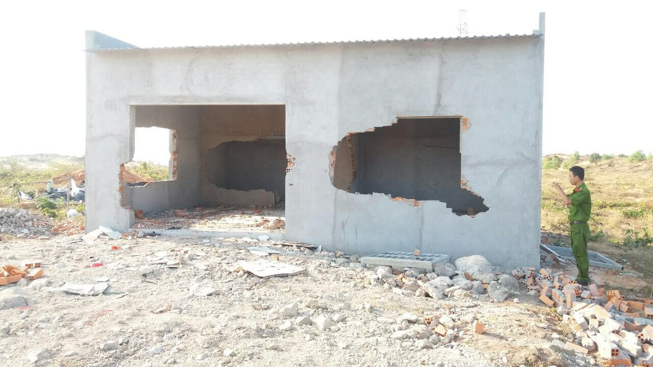 Công an TP. Phan Thiết đến hiện trường xác minh vụ việc. Ảnh L.H