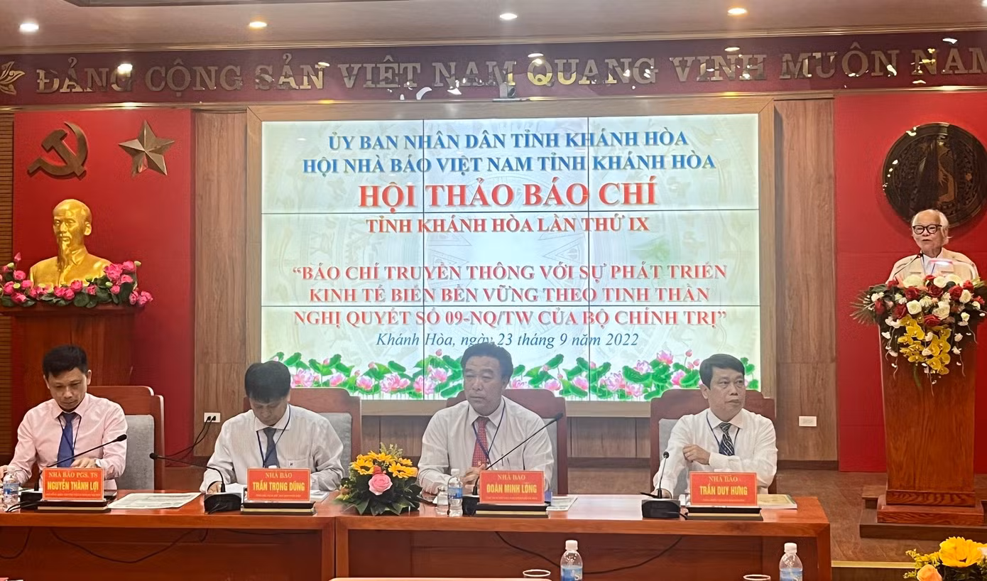 Ban tổ chức hội thảo báo chí tỉnh Khánh Hoà lần thứ IX. Ảnh CÔNG HOAN.