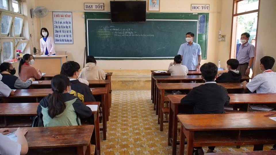 Bão đổ bộ đất liền các tỉnh Thừa Thiên Huế – Quảng Ngãi ảnh 7 Bão đổ bộ đất liền các tỉnh Thừa Thiên Huế – Quảng Ngãi ảnh 7