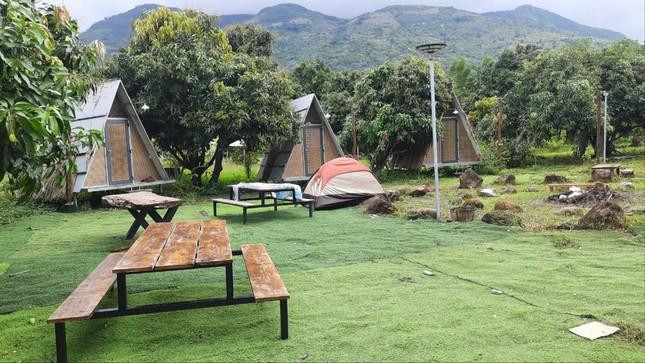 Công trình homestay "Dép tổ ong" xây trái phép của ông Trần Văn Phương. Ảnh L.H Công trình homestay "Dép tổ ong" xây trái phép của ông Trần Văn Phương. Ảnh L.H