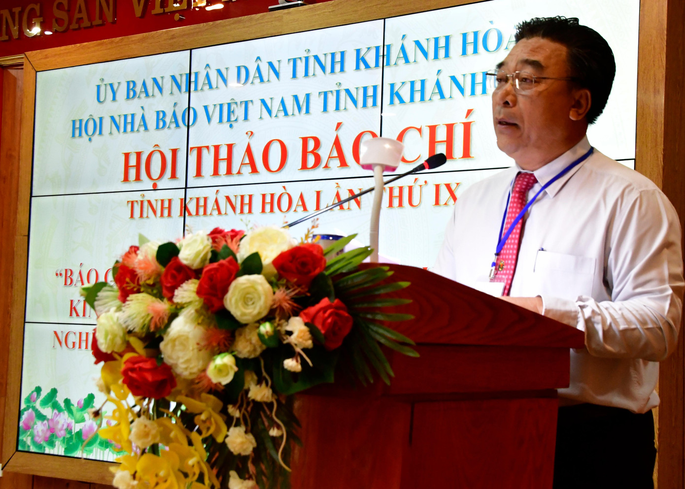 Ông Đoàn Minh Long - Chủ tịch Hội Nhà báo tỉnh Khánh Hoà, phát biểu khai mạc hội thảo.