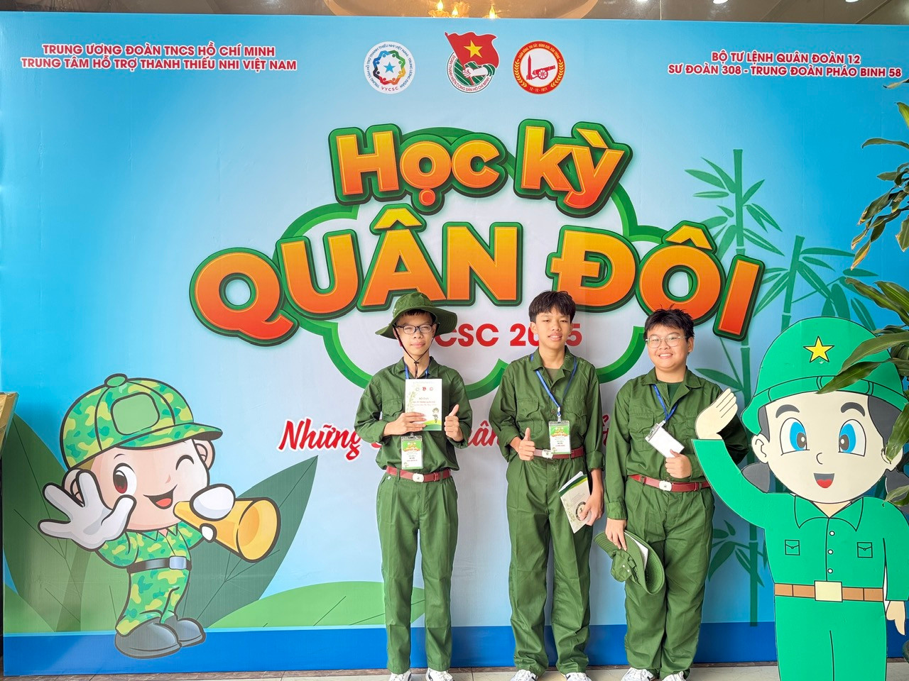 Các "chiến sĩ nhí" trong lễ xuất quân Học kỳ trong Quân đội 2025