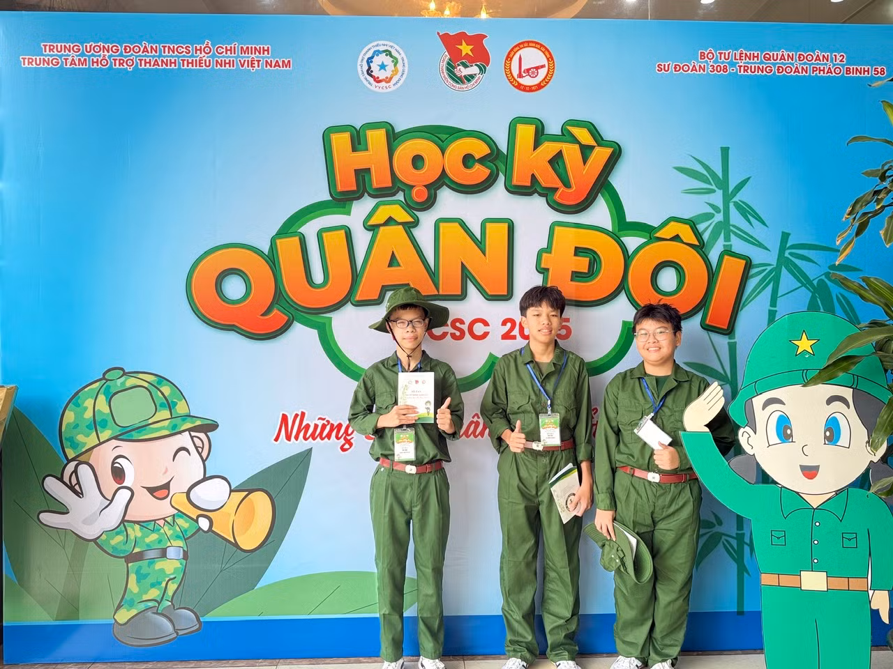 Các "chiến sĩ nhí" trong lễ xuất quân Học kỳ trong Quân đội 2025