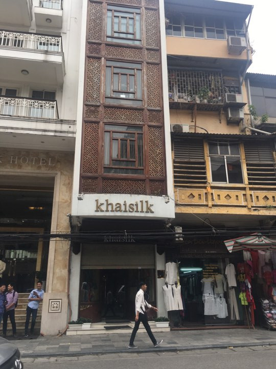 Cửa hàng Khaisilk ở Hà Nội bị kiểm tra ảnh 1