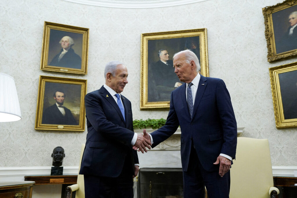 Tổng thống Mỹ Joe Biden gặp Thủ tướng Israel Benjamin Netanyahu tại Phòng Bầu dục ở Nhà Trắng ở Washington, Mỹ ngày 25/7/2024. Ảnh: Reuters.
