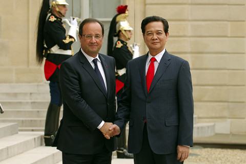 Thủ tướng Nguyễn Tấn Dũng và Tổng thống Pháp Francois Hollande. Ảnh: VGP/Nhật Bắc