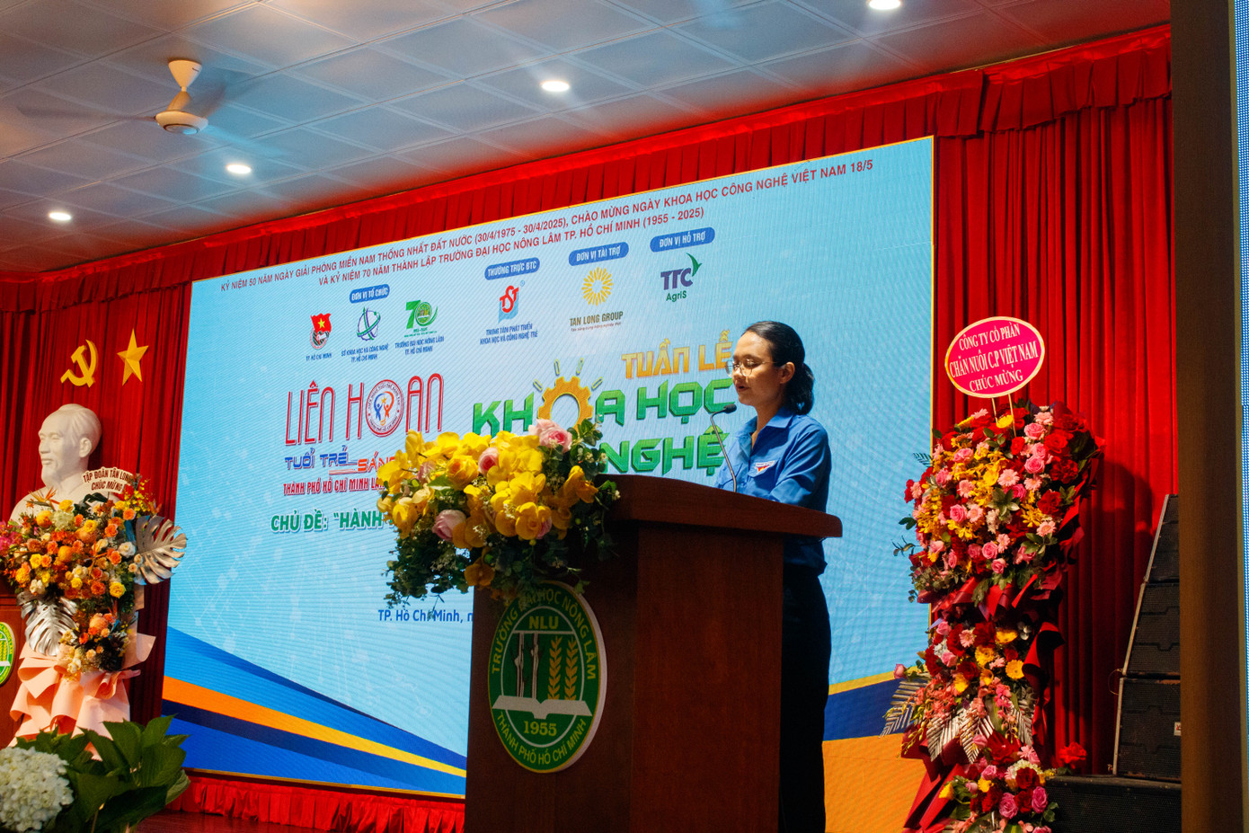 Chị Trần Thu Hà phát biểu tại Lễ khai mạc. Chị Trần Thu Hà phát biểu tại Lễ khai mạc.