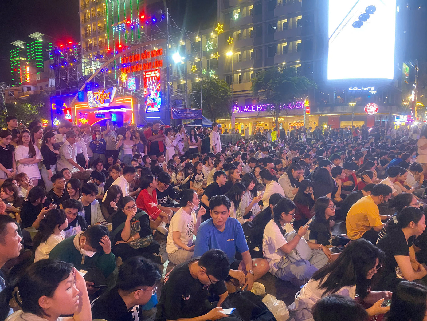 Năm nay, sự kiện có sự góp mặt của nhiều ca sĩ V-POP, rapper nổi tiếng: Sơn Tùng M-TP, Hoàng Thùy Linh, Pháo, Hồ Ngọc Hà… Chương trình đã “cháy” cùng những màn trình diễn và nhận được sự ủng hộ của các bạn.