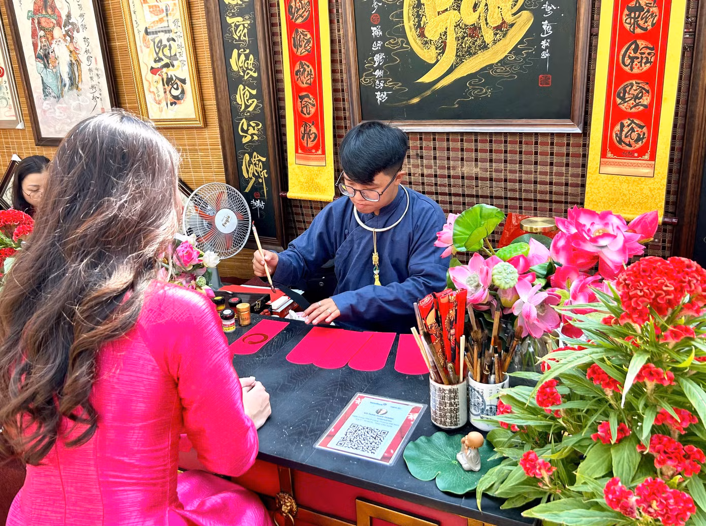 Võ Tuấn Xuân Thành là một trong 50 'ông đồ', 'bà đồ trẻ tuổi tại 'Phố Ông Đồ' năm nay.