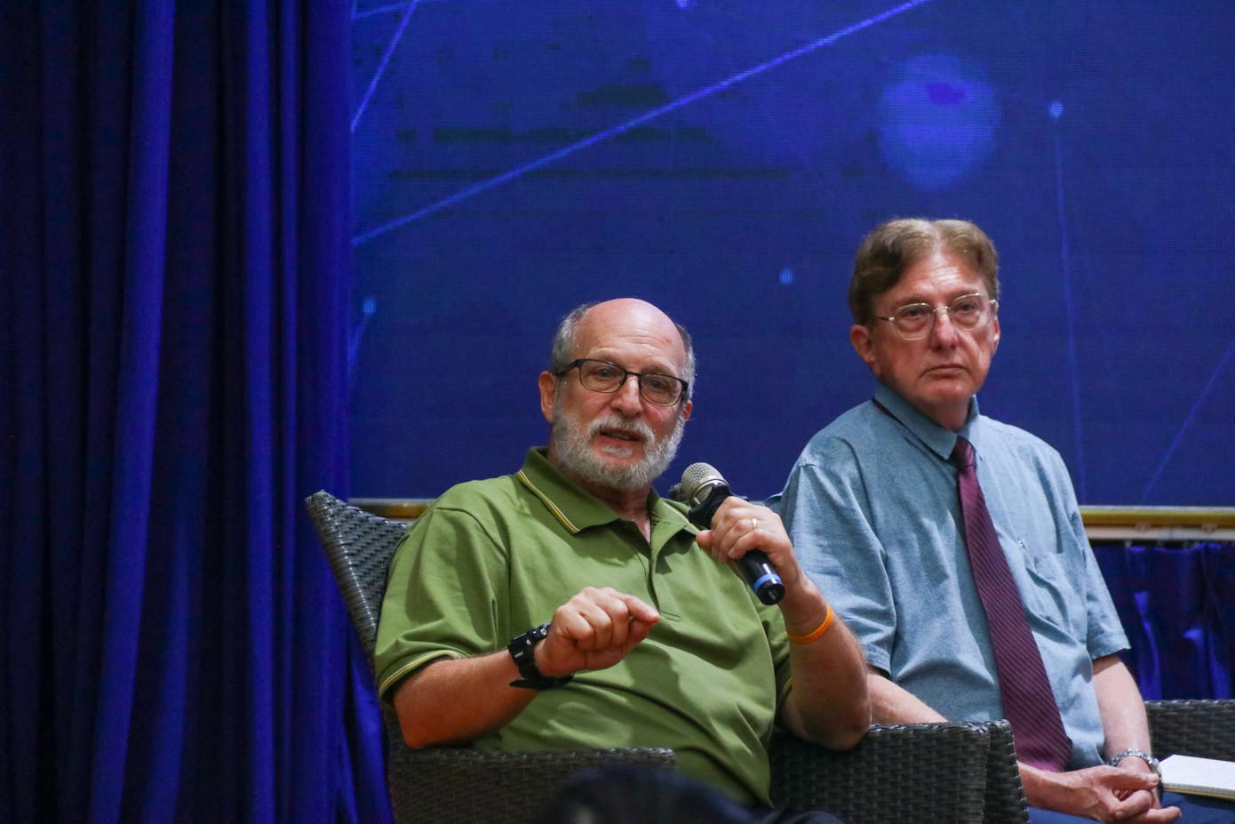 Các phóng viên quốc tế chia sẻ về những trải nghiệm của họ. Các phóng viên quốc tế chia sẻ về những trải nghiệm của họ.