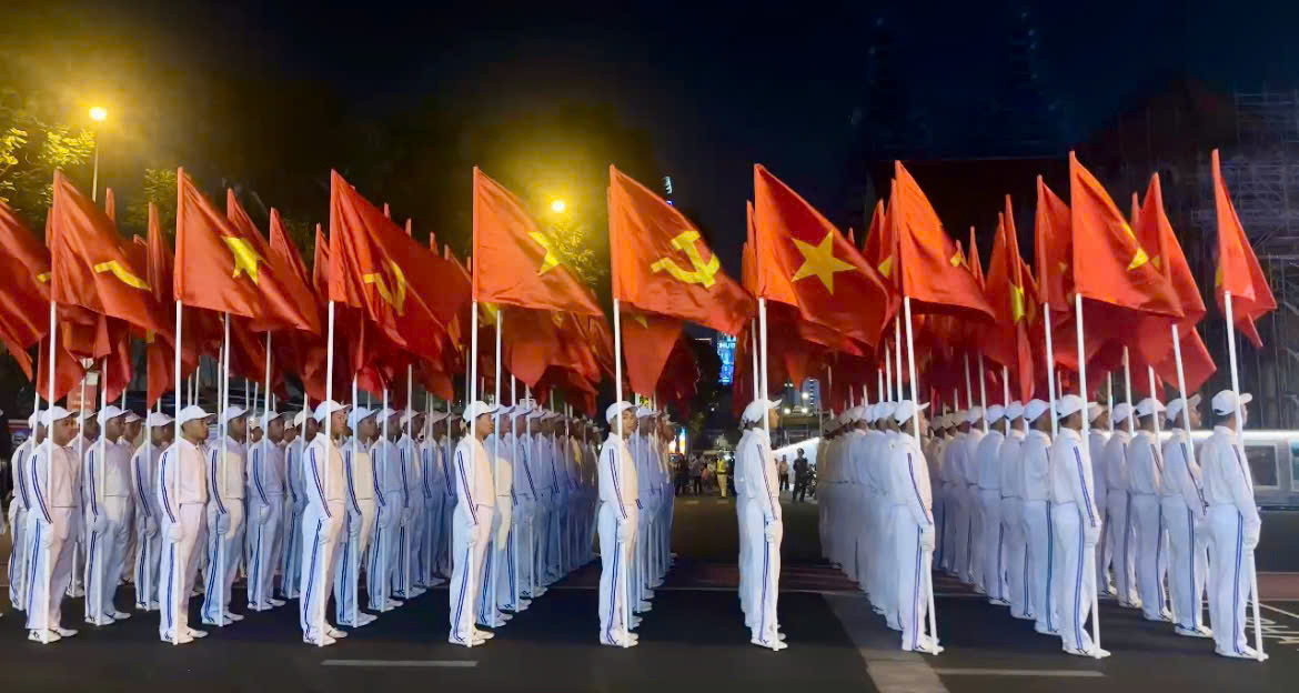 Hình ảnh trang nghiêm tại buổi hợp luyện diễu binh (Ảnh: Mỹ Đình)