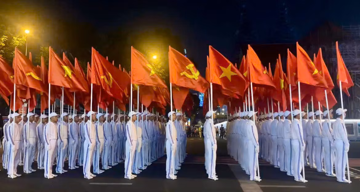 Hình ảnh trang nghiêm tại buổi hợp luyện diễu binh (Ảnh: Mỹ Đình)