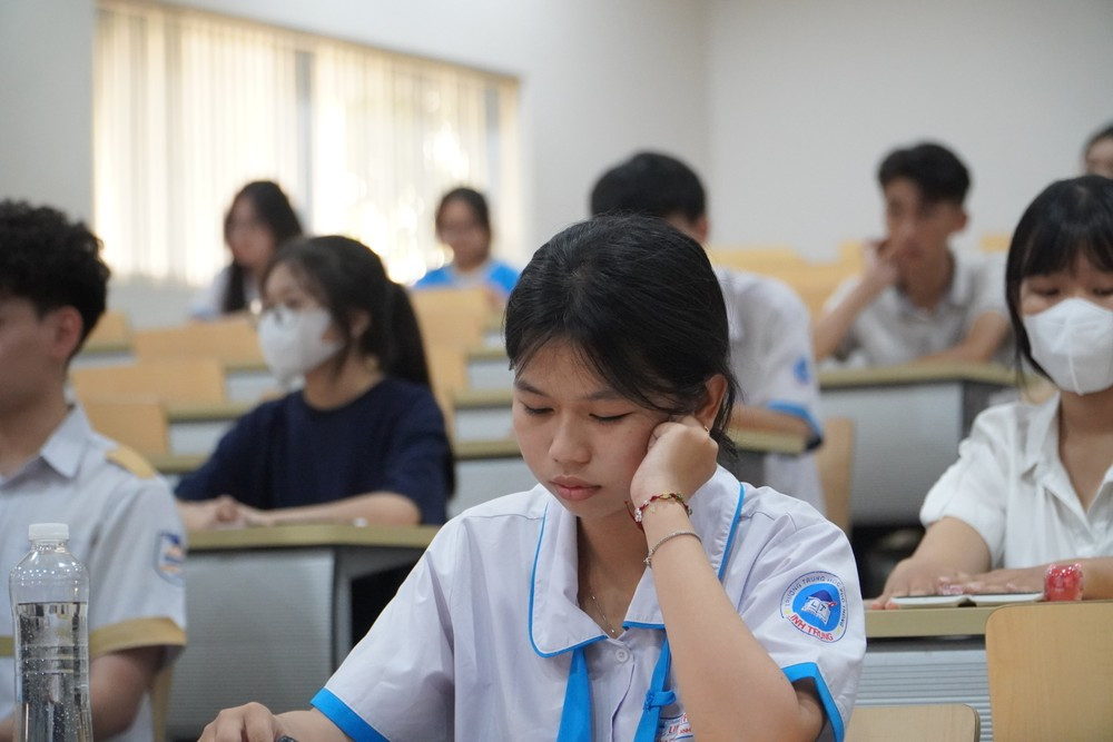 Thí sinh dự thi Kỳ thi Đánh giá năng lực đợt 1, năm 2025 do ĐHQG TP. HCM tổ chức. Thí sinh dự thi Kỳ thi Đánh giá năng lực đợt 1, năm 2025 do ĐHQG TP. HCM tổ chức.