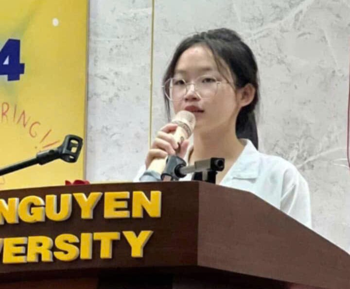 Phượng đang nỗ lực hết mình cho ước mơ Sư phạm.