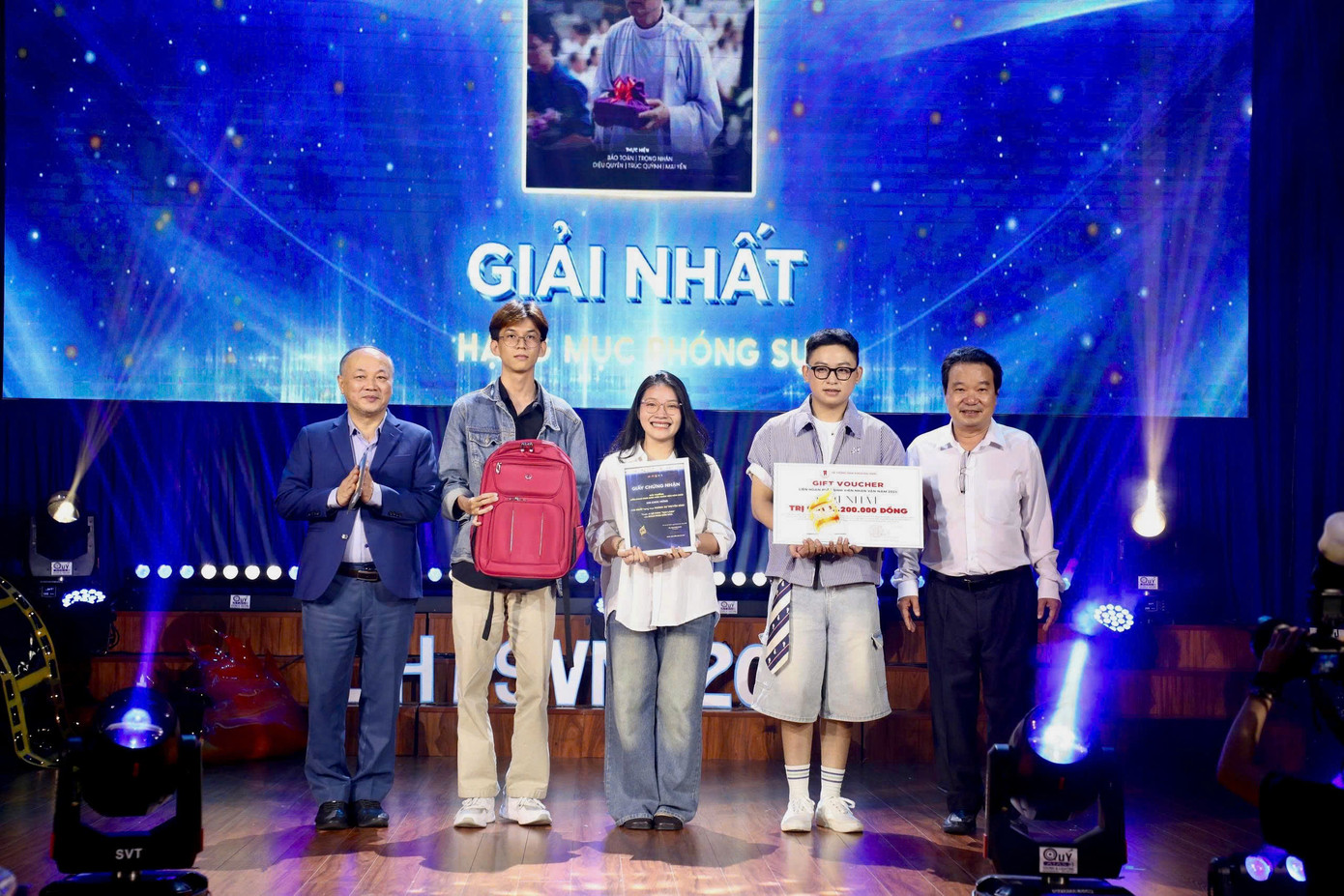 Tác phẩm Tạm lánh của đoàn phim Biên Hòa đoạt giải Nhất hạng mục Phóng sự tại Liên hoan phim sinh viên Nhân Văn, năm 2025. Tác phẩm Tạm lánh của đoàn phim Biên Hòa đoạt giải Nhất hạng mục Phóng sự tại Liên hoan phim sinh viên Nhân Văn, năm 2025.