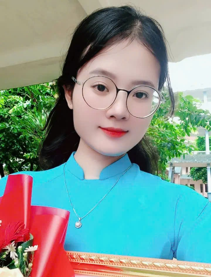 Nữ sinh thủ khoa trường ĐH Quảng Nam đang nỗ lực cho ước mơ trở thành giáo viên.