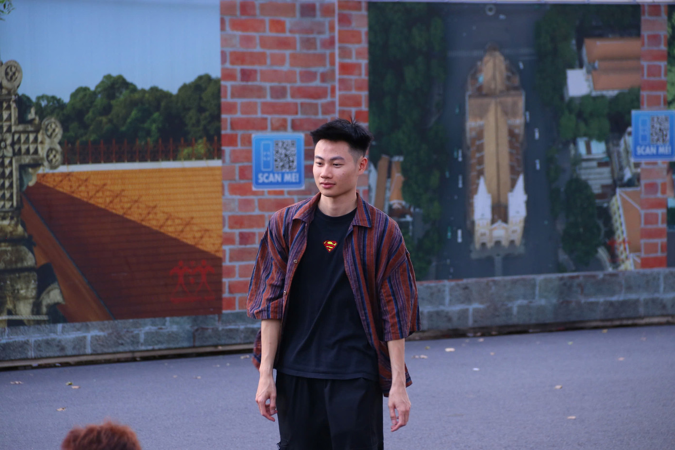 Khu vực Nhà thờ Đức Bà cũng đông bạn trẻ tìm đến vào mỗi buổi chiều, tối.